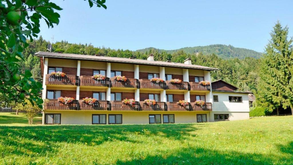 Kellerberg Dorfgasthof Hotel Staberhof מראה חיצוני תמונה